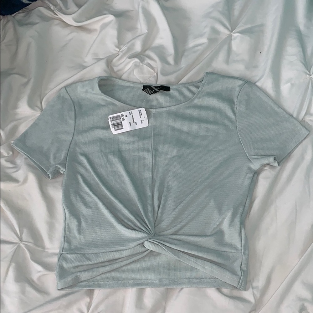 Front knot crop top